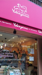 ���R���}